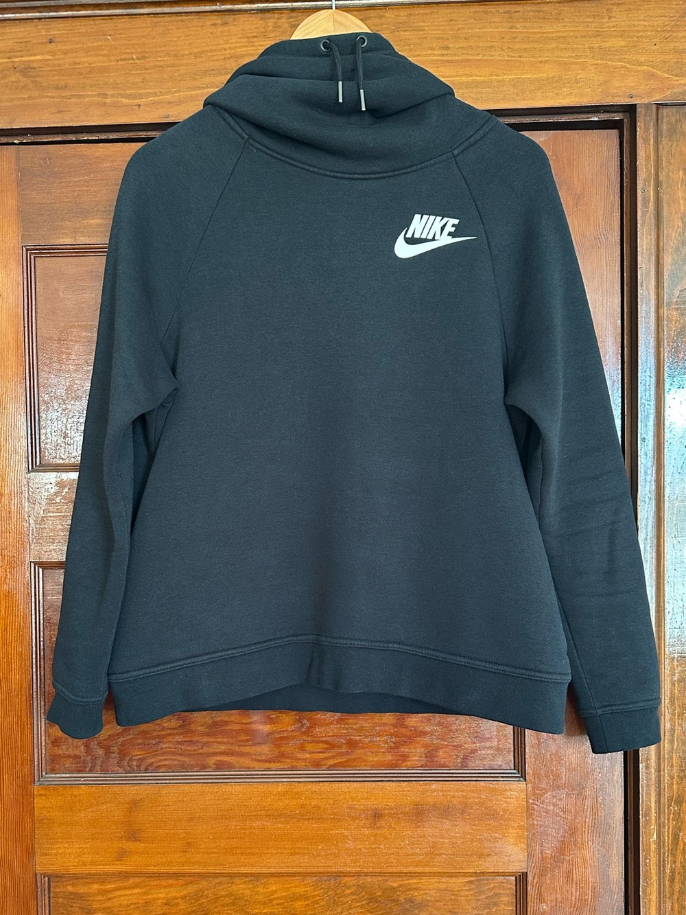 Women’s Nike Black Hoodie Sweatshirt White Logo Size Medium Athleisure Gym